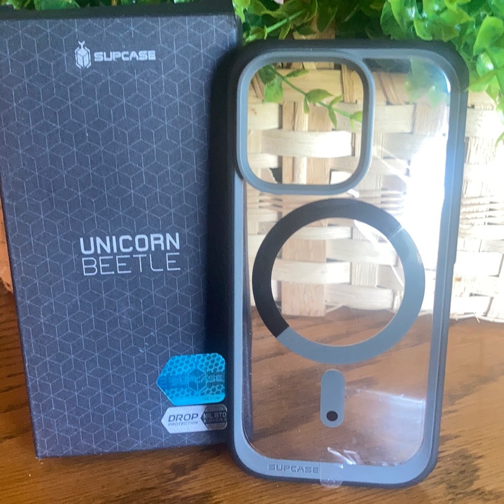 10/$13 NIB Unicorn Beetle Slipcase Phone2024Pro-UBMag- black